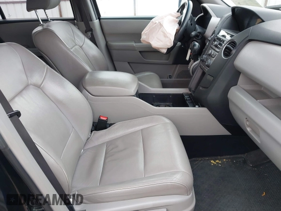 2013 Honda Pilot EX-L with VIN 5FNYF4H58DB005494, listed as a IAAI auction lot 41852002 with 129,904 mi miles. Bid and sale history available at carsss.com. Image 5.