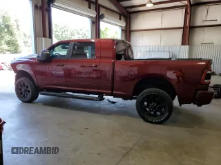 2024 Ram 2500 Laramie z VIN 3C6UR5NL3RG103131, wystawiony jako Copart lot #67840964 z przebiegiem 131 962 mil mil oraz Szkoda całkowita • Salvage title. Historia ofert i sprzedaży dostępna na DreamBid. Obrazek 2.