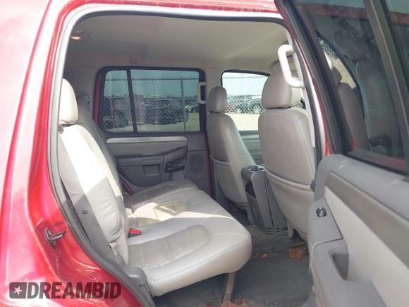 2005 Ford Explorer XLT с VIN 1FMZU63K45UA19268, выставлен на аукционе IAAI как лот 41877380 с пробегом 193 418 миль миль и . История ставок и продаж доступна на DreamBid. Изображение 8.