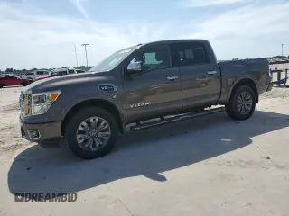 2017 Nissan Titan SV z VIN 1N6AA1E54HN512447, wystawiony jako Copart lot #56543875 z przebiegiem 119 426 mil mil oraz Tytuł czysty. Historia ofert i sprzedaży dostępna na DreamBid. Obrazek 1.