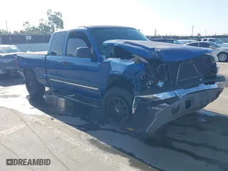 2004 Chevrolet Silverado 1500 Work Truck with VIN 2GCEC19V741353590, listed as a IAAI auction lot 41988522 with 1 mi miles. Bid and sale history available at carsss.com. Image 1.
