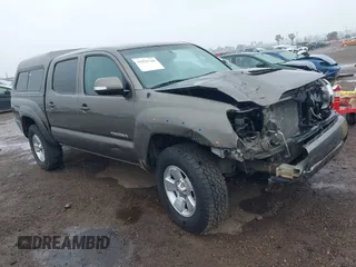 2014 Toyota Tacoma with VIN 5TFLU4EN6EX104410, listed as a IAAI auction lot 41925708 with 189,375 mi miles. Bid and sale history available at carsss.com. Image 1.