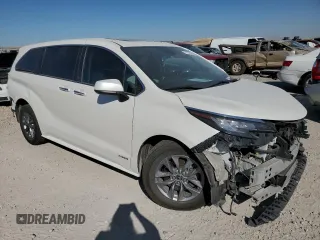 2021 Toyota Sienna XLE with VIN 5TDYRKEC8MS022838, listed as a Copart auction lot 71315344 with Not Provided miles and Salvage Title. Bid and sale history available at DreamBid. Image 4.