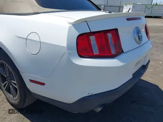 2011 Ford Mustang V6 with VIN 1ZVBP8EM7B5120394, listed as a IAAI auction lot 42207328 with 155,584 mi miles and . Bid and sale history available at DreamBid. Image 17.