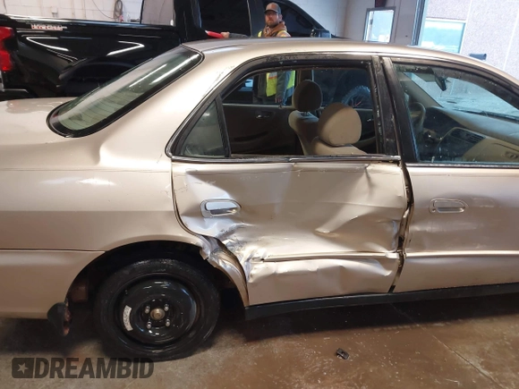 2000 Honda Accord SE с VIN 1HGCG5673YA051154, выставлен на аукционе IAAI как лот 41382000 с пробегом 272 554 миль миль и . История ставок и продаж доступна на DreamBid. Изображение 6.