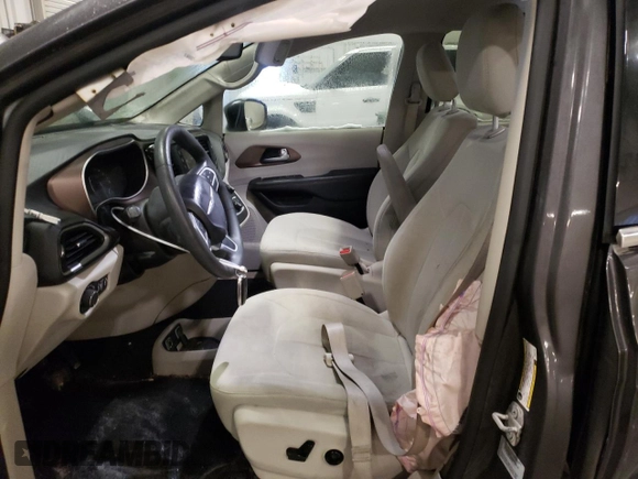 2017 Chrysler Pacifica Touring with VIN 2C4RC1DG0HR522706, listed as a Copart auction lot 45106645 with 144,351 mi miles and Salvage Title. Bid and sale history available at DreamBid. Image 7.