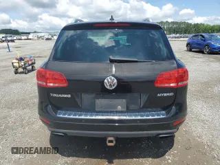 2011 Volkswagen Touareg z VIN WVGFG9BP5BD002225, wystawiony jako Copart lot #59926795 z przebiegiem 154 212 mil mil oraz Czysty tytuł • Clean title. Historia ofert i sprzedaży dostępna na DreamBid. Obrazek 6.