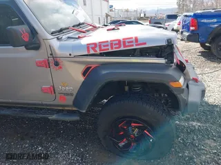 2018 Jeep Wrangler Unlimited Sport S with VIN 1C4HJXDG0JW250952, listed as a IAAI auction lot 41641476 with 117,284 mi miles. Bid and sale history available at carsss.com. Image 19.