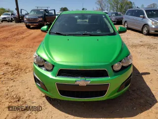 2015 Chevrolet Sonic LT z VIN 1G1JC5SH2F4140315, wystawiony jako Copart lot #51360925 z przebiegiem 54 054 mil mil oraz Szkoda całkowita • Salvage title. Historia ofert i sprzedaży dostępna na DreamBid. Obrazek 5.