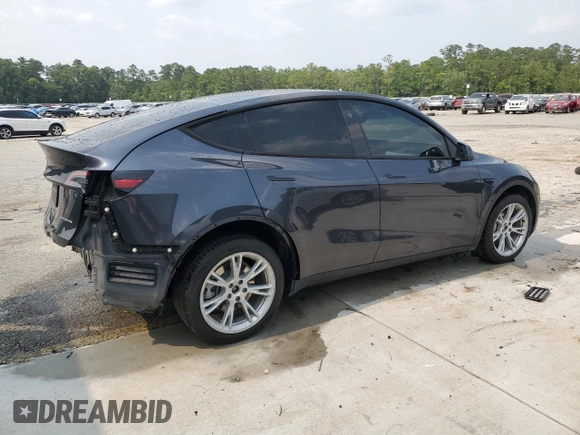 2024 Tesla Model Y Long Range with VIN 7SAYGDEE0RA255613, listed as a Copart auction lot 58993085 with 39,336 mi miles and Salvage title. Bid and sale history available at DreamBid. Image 3.