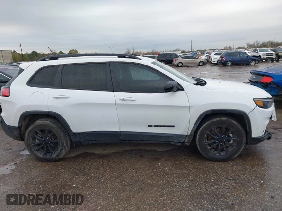 2023 Jeep Cherokee Altitude Lux with VIN 1C4PJMMB1PD110251, listed as a IAAI auction lot 41343772 with 33,182 mi miles. Bid and sale history available at carsss.com. Image 12.