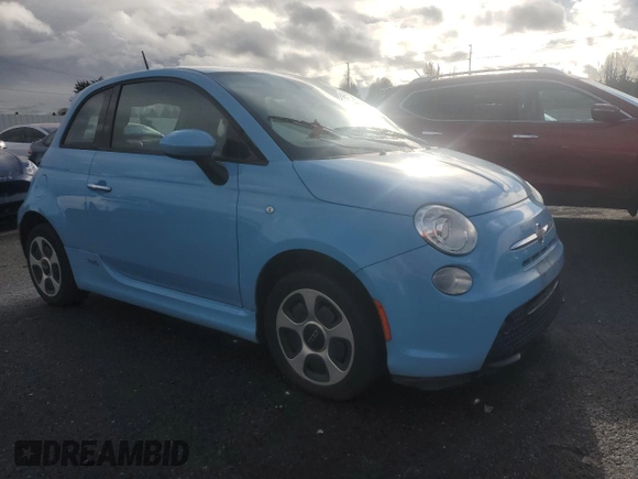 2015 FIAT 500e with VIN 3C3CFFGE0FT694401, listed as a Copart auction lot 82338694 with 140,003 mi miles and Clean Title. Bid and sale history available at carsss.com. Image 4.