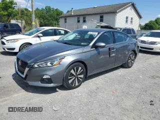 2020 Nissan Altima SV z VIN 1N4BL4DWXLC183390, wystawiony jako Copart lot #56196625 z przebiegiem 62 454 mil mil oraz Szkoda całkowita • Salvage title. Historia ofert i sprzedaży dostępna na DreamBid. Obrazek 1.