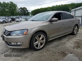 2015 Volkswagen Passat SEL Premium with VIN 1VWCT7A31FC082850, listed as a Copart auction lot 60163945 with 190,301 mi miles and Clean title. Bid and sale history available at DreamBid. Image 1.