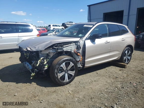 2025 Volvo XC60 Plug-In Hybrid Plus with VIN YV4H60RC4S1018848, listed as a Copart auction lot 70386934 with 54 mi miles and Salvage Title. Bid and sale history available at carsss.com. Image 1.