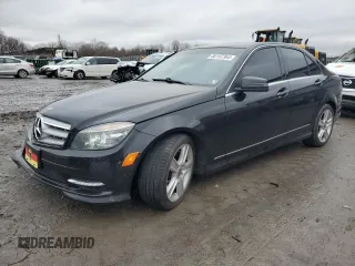 2011 Mercedes-Benz C 300 Sport z VIN WDDGF8BB6BR159832, wystawiony jako Copart lot #85197364 z przebiegiem 117 975 mil mil oraz Szkody całkowita. Historia ofert i sprzedaży dostępna na DreamBid. Obrazek 1.