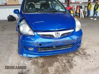 2007 Honda Fit Sport z VIN JHMGD38667S014334, wystawiony jako IAAI lot #42349784 z przebiegiem 176 274 mil mil oraz . Historia ofert i sprzedaży dostępna na DreamBid. Obrazek 6.