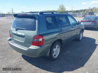 2006 Toyota Highlander w/3rd Row with VIN JTEEP21A560175515, listed as a IAAI auction lot 42037413 with 222,044 mi miles. Bid and sale history available at carsss.com. Image 4.