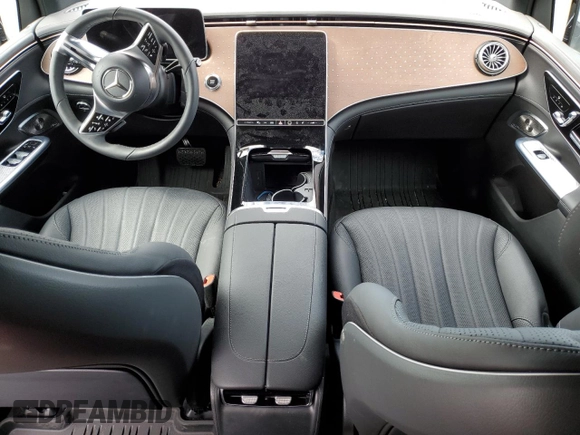2023 Mercedes-Benz EQE 500 z VIN 4JGGM2CBXPA024043, wystawiony jako Copart lot #46746004 z przebiegiem Nie podano mil oraz . Historia ofert i sprzedaży dostępna na DreamBid. Obrazek 8.