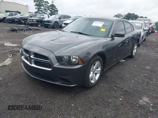2013 Dodge Charger SE z VIN 2C3CDXBG8DH629628, wystawiony jako IAAI lot #42199220 z przebiegiem 153 556 mil mil oraz . Historia ofert i sprzedaży dostępna na DreamBid. Obrazek 17.