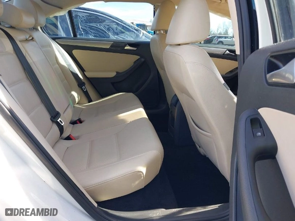 2017 Volkswagen Jetta 1.4T SE with VIN 3VWDB7AJXHM325773, listed as a IAAI auction lot 41691782 with 172,273 mi miles. Bid and sale history available at carsss.com. Image 8.