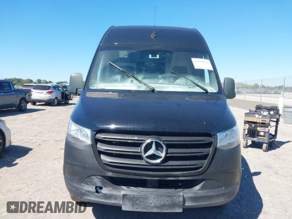 2019 Mercedes-Benz Sprinter Cargo z VIN WD4PF1CD8KP143473, wystawiony jako IAAI lot #41825674 z przebiegiem 99 261 mil mil oraz . Historia ofert i sprzedaży dostępna na DreamBid. Obrazek 6.