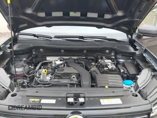 2025 Volkswagen Taos z VIN 3VV5C7B24SM004848, wystawiony jako IAAI lot #42118721 z przebiegiem 6378 mil mil oraz . Historia ofert i sprzedaży dostępna na DreamBid. Obrazek 10.