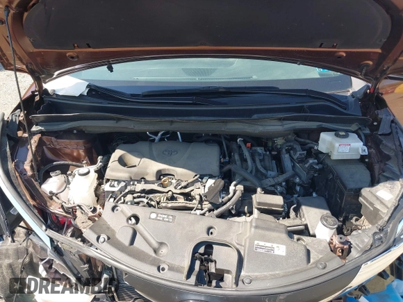 2021 Toyota Sienna LE z VIN 5TDKRKEC0MS062918, wystawiony jako IAAI lot #42382540 z przebiegiem 54 271 mil mil oraz . Historia ofert i sprzedaży dostępna na DreamBid. Obrazek 10.