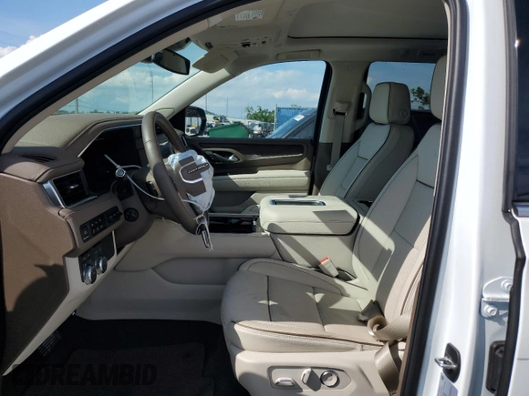 2024 GMC Yukon Denali with VIN 1GKS2DKL9RR135136, listed as a Copart auction lot 50688575 with 4,077 mi miles and Salvage Title. Bid and sale history available at carsss.com. Image 7.