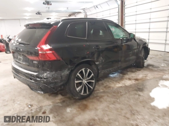 2024 Volvo XC60 Plus Dark Theme z VIN YV4L12RL8R1823184, wystawiony jako IAAI lot #41388918 z przebiegiem 25 299 mil mil oraz . Historia ofert i sprzedaży dostępna na DreamBid. Obrazek 4.