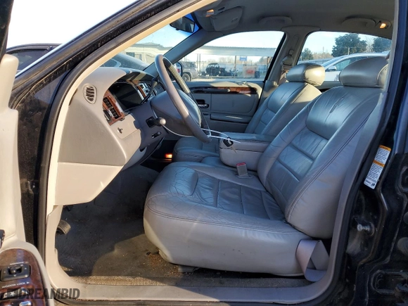 2000 Lincoln Town Car Executive with VIN 1LNHM81WXYY820605, listed as a Copart auction lot 47031305 with 174,063 mi miles and Salvage Title. Bid and sale history available at carsss.com. Image 7.