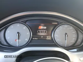 2017 Audi S8 z VIN WUAJ5AFD4HN901220, wystawiony jako Copart lot #72728313 z przebiegiem 53 040 mil mil oraz . Historia ofert i sprzedaży dostępna na DreamBid. Obrazek 9.
