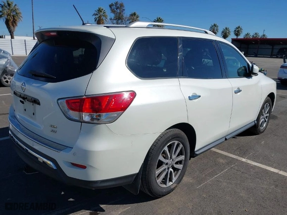 2015 Nissan Pathfinder S with VIN 5N1AR2MM3FC701136, listed as a IAAI auction lot 41630235 with 187,162 mi miles. Bid and sale history available at carsss.com. Image 4.