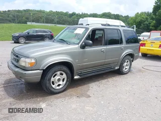 2000 Ford Explorer z VIN 1FMZU85P9YUB30553, wystawiony jako IAAI lot #42503777 z przebiegiem 209 062 mil mil oraz . Historia ofert i sprzedaży dostępna na DreamBid. Obrazek 2.