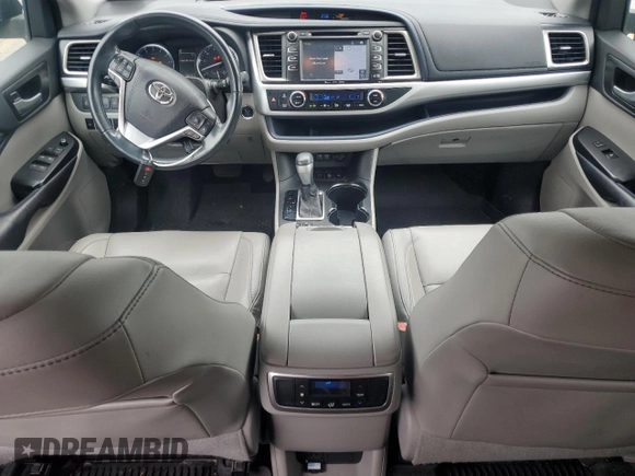 2017 Toyota Highlander XLE with VIN 5TDJZRFH5HS477446, listed as a Copart auction lot 60132215 with 58,830 mi miles and Salvage title. Bid and sale history available at DreamBid. Image 8.