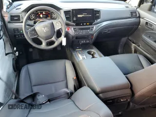 2025 Honda Passport EX-L z VIN 5FNYF8H59SB012829, wystawiony jako Copart lot #49347645 z przebiegiem 1480 mil mil oraz Szkody całkowita. Historia ofert i sprzedaży dostępna na DreamBid. Obrazek 8.