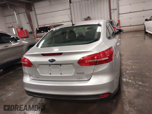 2015 Ford Focus SE with VIN 1FADP3F28FL357382, listed as a IAAI auction lot 41223441 with 47,682 mi miles. Bid and sale history available at carsss.com. Image 16.