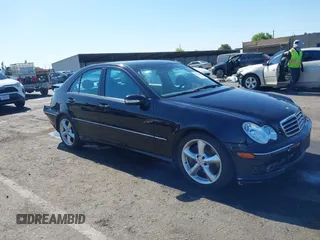 2005 Mercedes-Benz C 230 Kompressor z VIN WDBRF40J25F613844, wystawiony jako IAAI lot #42674546 z przebiegiem 102 251 mil mil oraz . Historia ofert i sprzedaży dostępna na DreamBid. Obrazek 1.