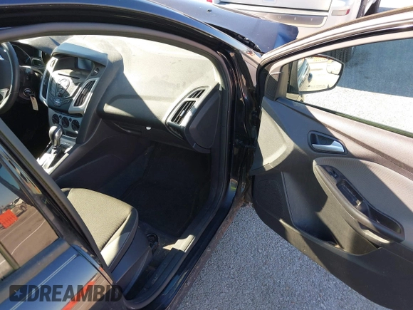 2013 Ford Focus SE with VIN 1FADP3F27DL183804, listed as a IAAI auction lot 40899670 with 66,352 mi miles. Bid and sale history available at carsss.com. Image 5.