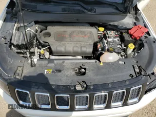 2019 Jeep Compass Latitude z VIN 3C4NJDBB4KT704264, wystawiony jako Copart lot #56062825 z przebiegiem 59 078 mil mil oraz Szkoda całkowita • Salvage title. Historia ofert i sprzedaży dostępna na DreamBid. Obrazek 11.