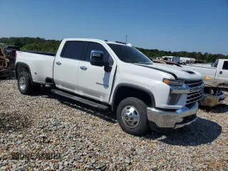2022 Chevrolet Silverado 3500HD LTZ with VIN 1GC4YUEY2NF251316, listed as a Copart auction lot 68852394 with 26,932 mi miles and Salvage Title. Bid and sale history available at DreamBid. Image 4.