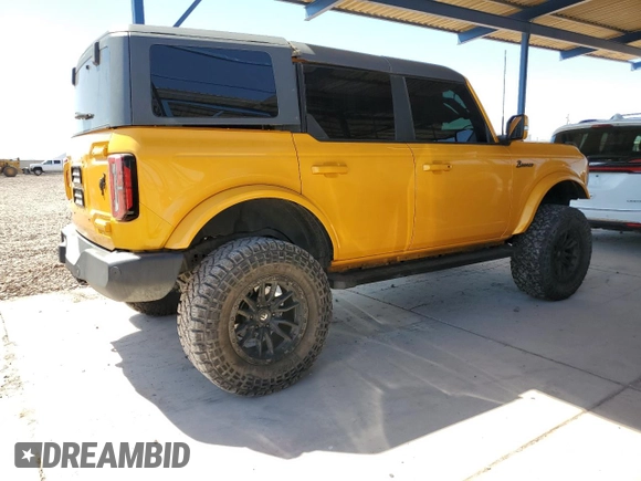 2022 Ford Bronco with VIN 1FMEE5BP8NLB30916, listed as a Copart auction lot 54632415 with 33,316 mi miles and Salvage title. Bid and sale history available at DreamBid. Image 3.