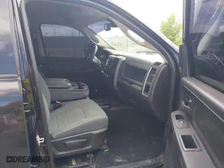 2018 Ram 2500 Tradesman with VIN 3C6UR5CL5JG359438, listed as a IAAI auction lot 39767267 with 148,103 mi miles. Bid and sale history available at carsss.com. Image 5.