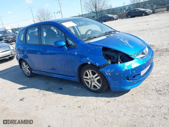 2007 Honda Fit Sport with VIN JHMGD38637S049641, listed as a IAAI auction lot 41674782 with 131,882 mi miles. Bid and sale history available at carsss.com. Image 1.