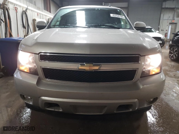 2009 Chevrolet Suburban LT w/2LT with VIN 1GNFK26369R242759, listed as a Copart auction lot 43250795 with 136,638 mi miles and Salvage Title. Bid and sale history available at carsss.com. Image 5.