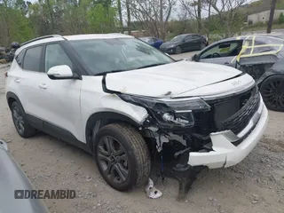 2022 Kia Seltos S z VIN KNDEU2AA1N7300108, wystawiony jako IAAI lot #41971007 z przebiegiem 18 606 mil mil oraz . Historia ofert i sprzedaży dostępna na DreamBid. Obrazek 13.