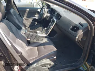 2018 Volvo S60 Inscription z VIN LYV402HK9JB167612, wystawiony jako IAAI lot #42076803 z przebiegiem 67 153 mil mil oraz . Historia ofert i sprzedaży dostępna na DreamBid. Obrazek 5.