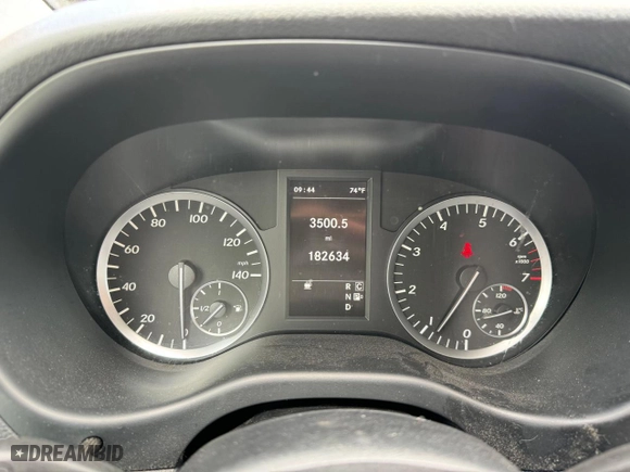 2018 Mercedes-Benz Metris Passenger Van with VIN WD4PG2EE6J3351382, listed as a Copart auction lot 87876815 with 182,634 mi miles and Clean Title. Bid and sale history available at carsss.com. Image 8.