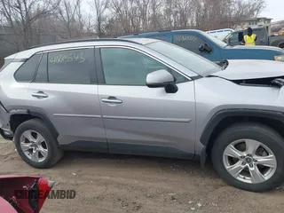 2021 Toyota RAV4 XLE with VIN 2T3P1RFVXMC218145, listed as a IAAI auction lot 41883543 with 3 mi miles. Bid and sale history available at carsss.com. Image 13.