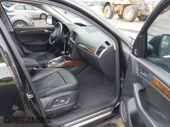 2017 Audi Q5 Premium Plus z VIN WA1L2AFPXHA099721, wystawiony jako IAAI lot #41542304 z przebiegiem 71 510 mil mil oraz . Historia ofert i sprzedaży dostępna na DreamBid. Obrazek 5.
